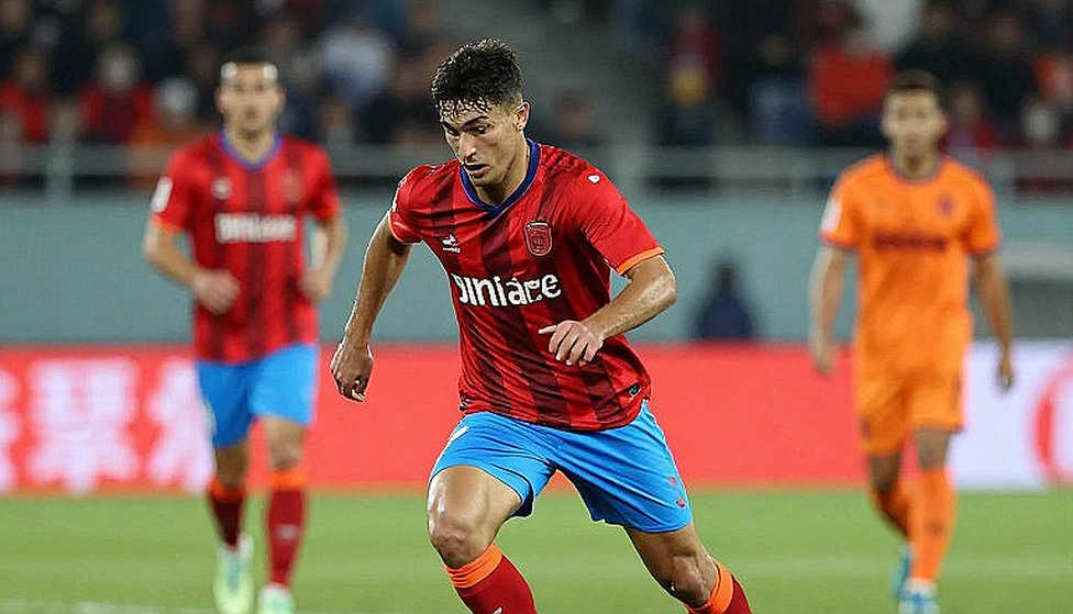 Ba con số của một hợp đồng V.League: cái giá thật nằm ở hồ sơ cấp phép, không ở tấm ảnh ra mắt