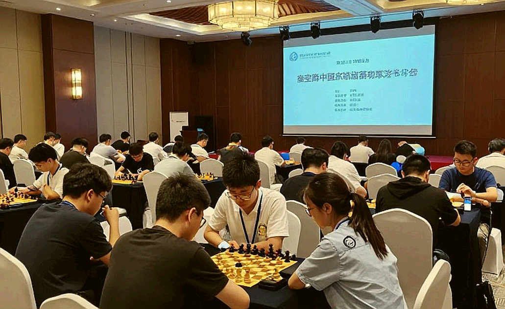 Carlsen's Return, Gukesh's Absence: The Digital Storm Before the Olympiad Carlsen's Return, Gukesh's Absence: The Digital Storm Before the Olympiad